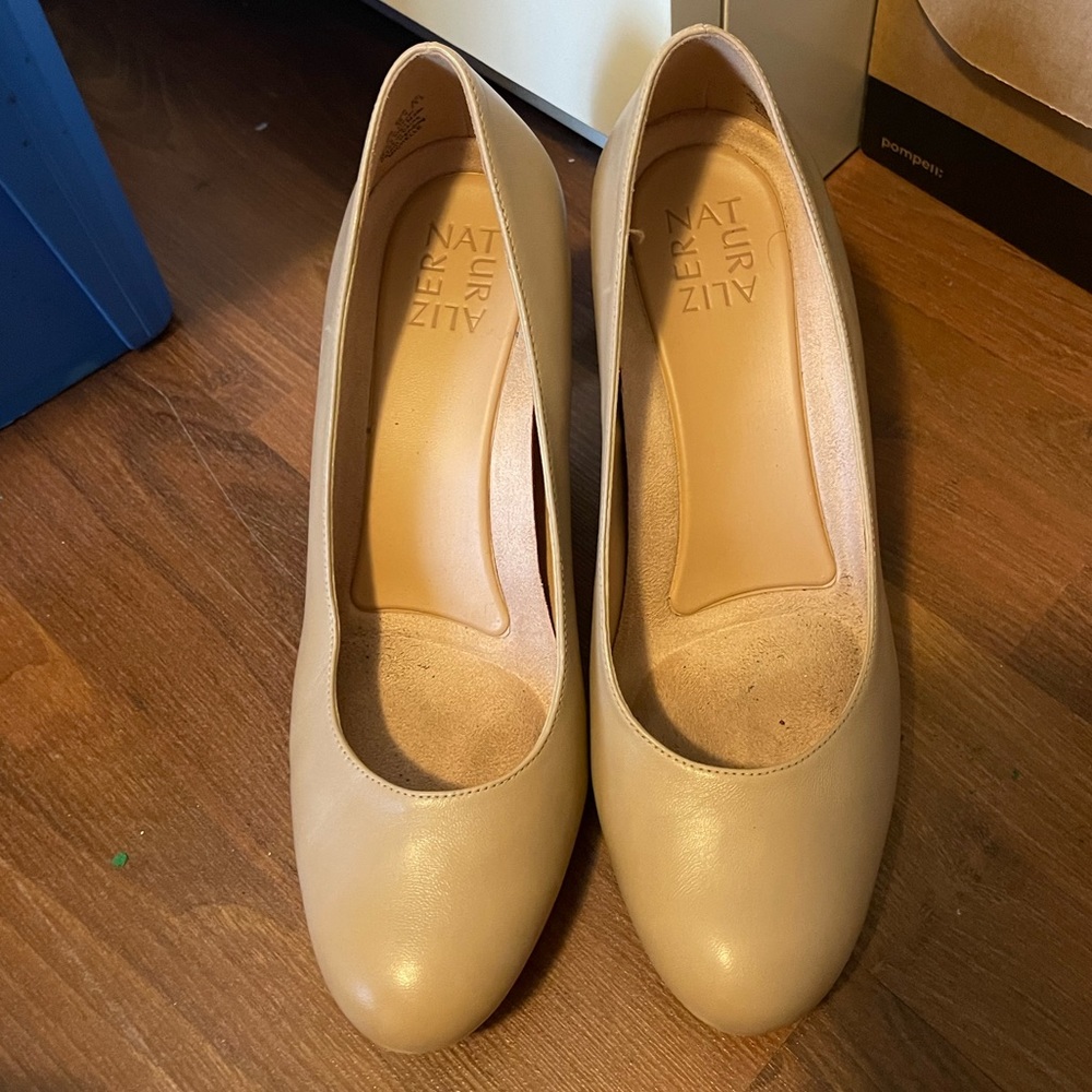 Tan Naturalizer Heels
